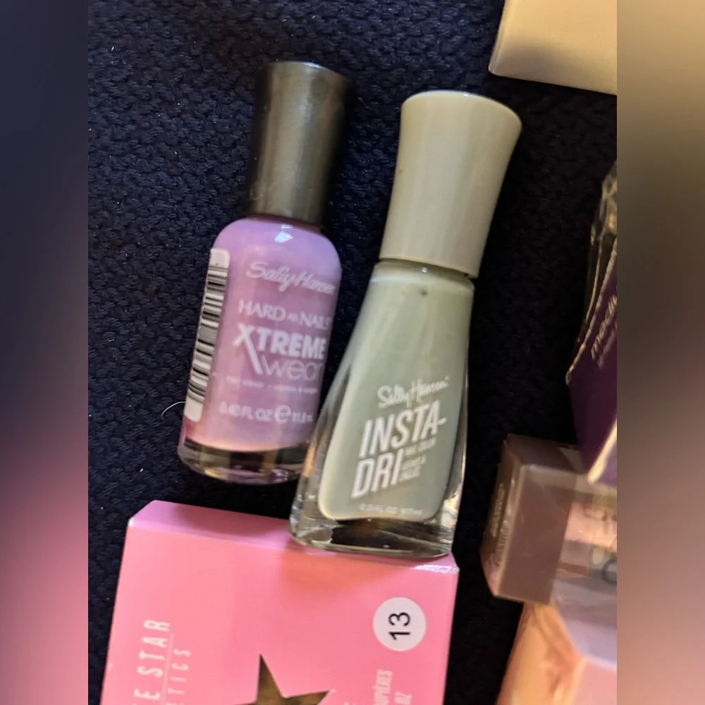 Makeup Bundle S8 - Picture 7 of 11